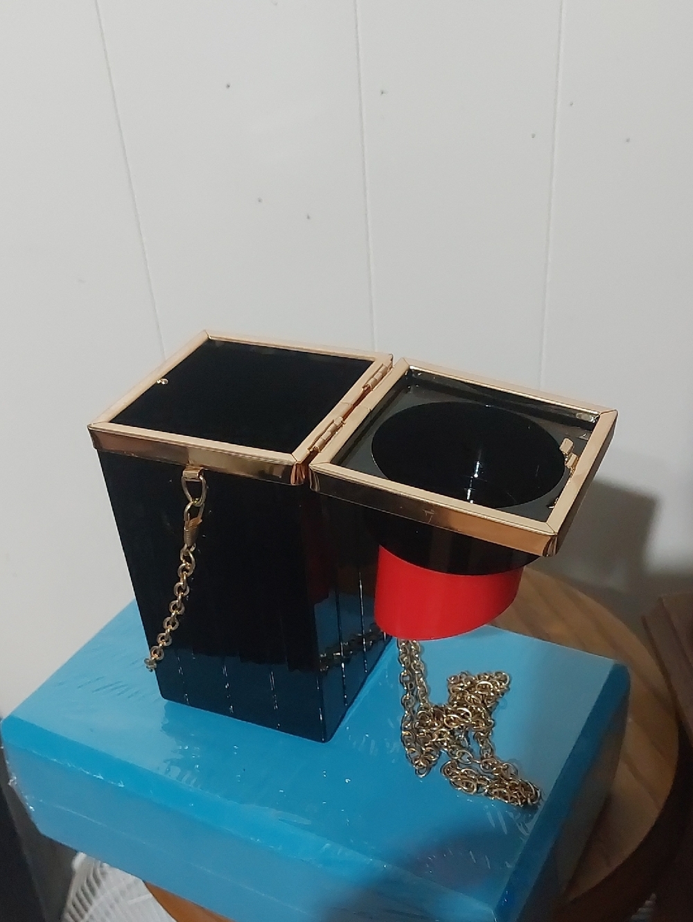 Vintage-Inspired Black Box Clutch with Red Accent Lipstick Crossbody Purse - Picture 2 of 2